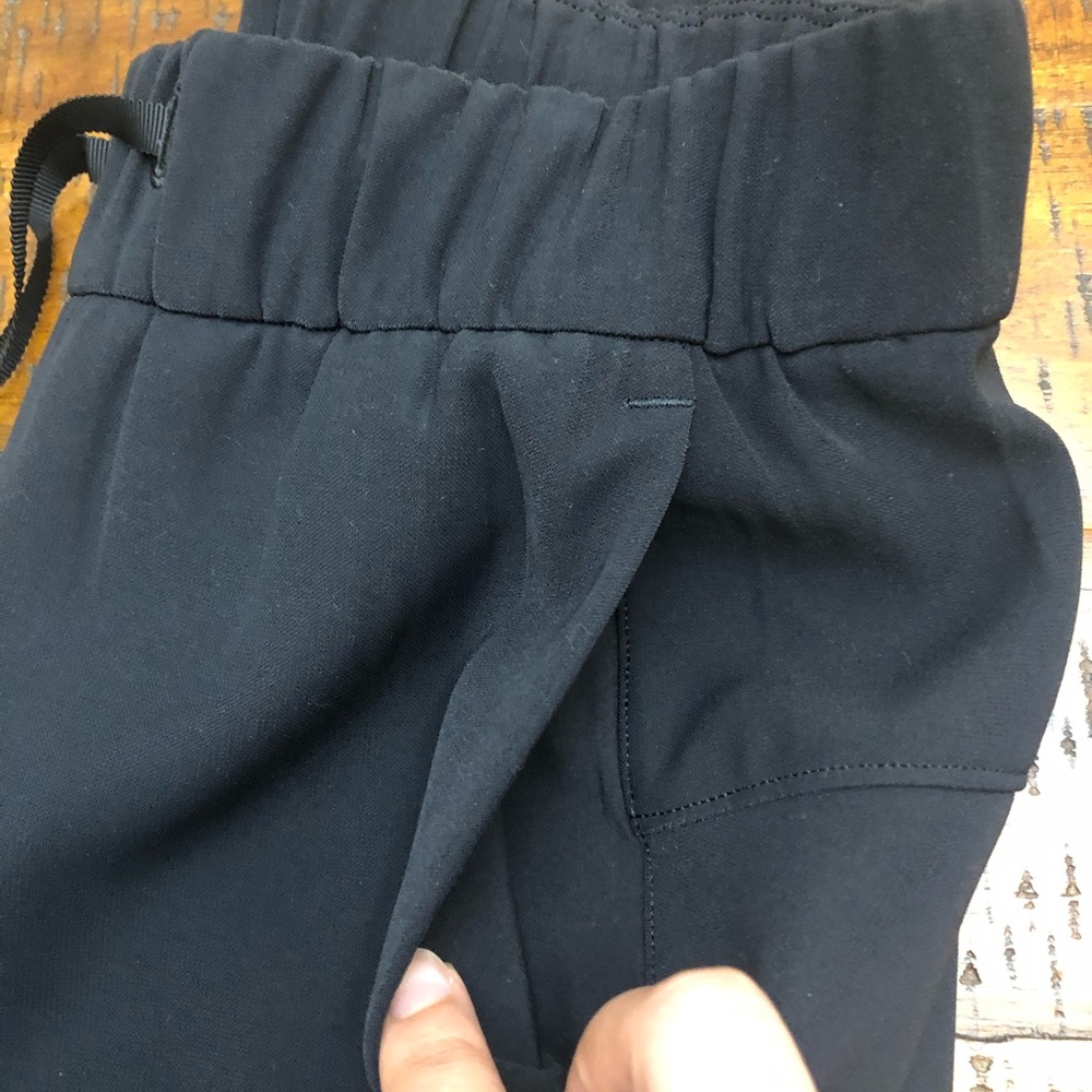 NWOT Lululemon On the Fly Jogger *Woven - Picture 3 of 8